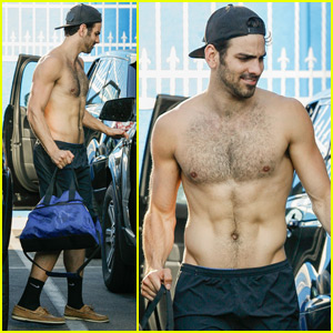Nyle DiMarco Shows Off His Abs at 'DWTS' Practice