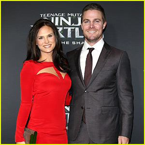 Stephen Amell Promotes 'Turtles' Down Under with Wife Cassandra By His Side!