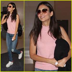Victoria Justice Reunites With 'Eye Candy' Family Before Cancun Flight