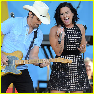 Demi Lovato Gives Surprise Performance During Brad Paisley's 'GMA' Concert (Video)