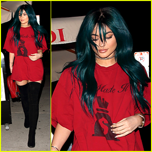 Kylie Jenner Throws it Back With Teal Hair Hue