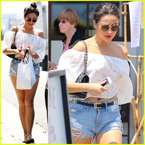 Shay Mitchell Says We'll Find Out More About 'A-Moji' on 'PLL'!