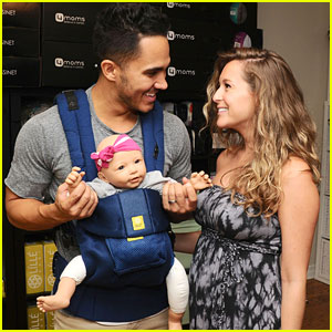 Alexa PenaVega & Husband Carlos Shop For Baby Items!