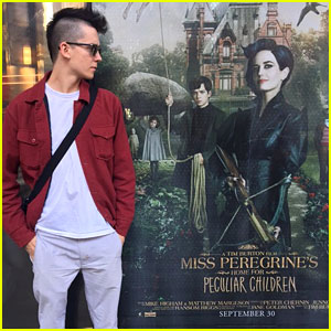 Asa Butterfield Rocks Mohawk While Checking Out 'Miss Peregrine' Poster