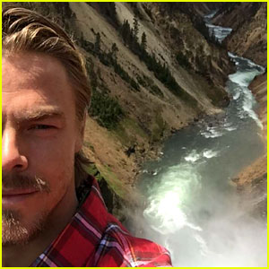 Derek Hough Visits Three National Parks in Three Days, Documents it on Snapchat!