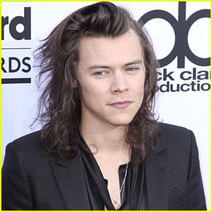 Harry Styles Thanks One Direction Fans on Band's Six Year Anniversary