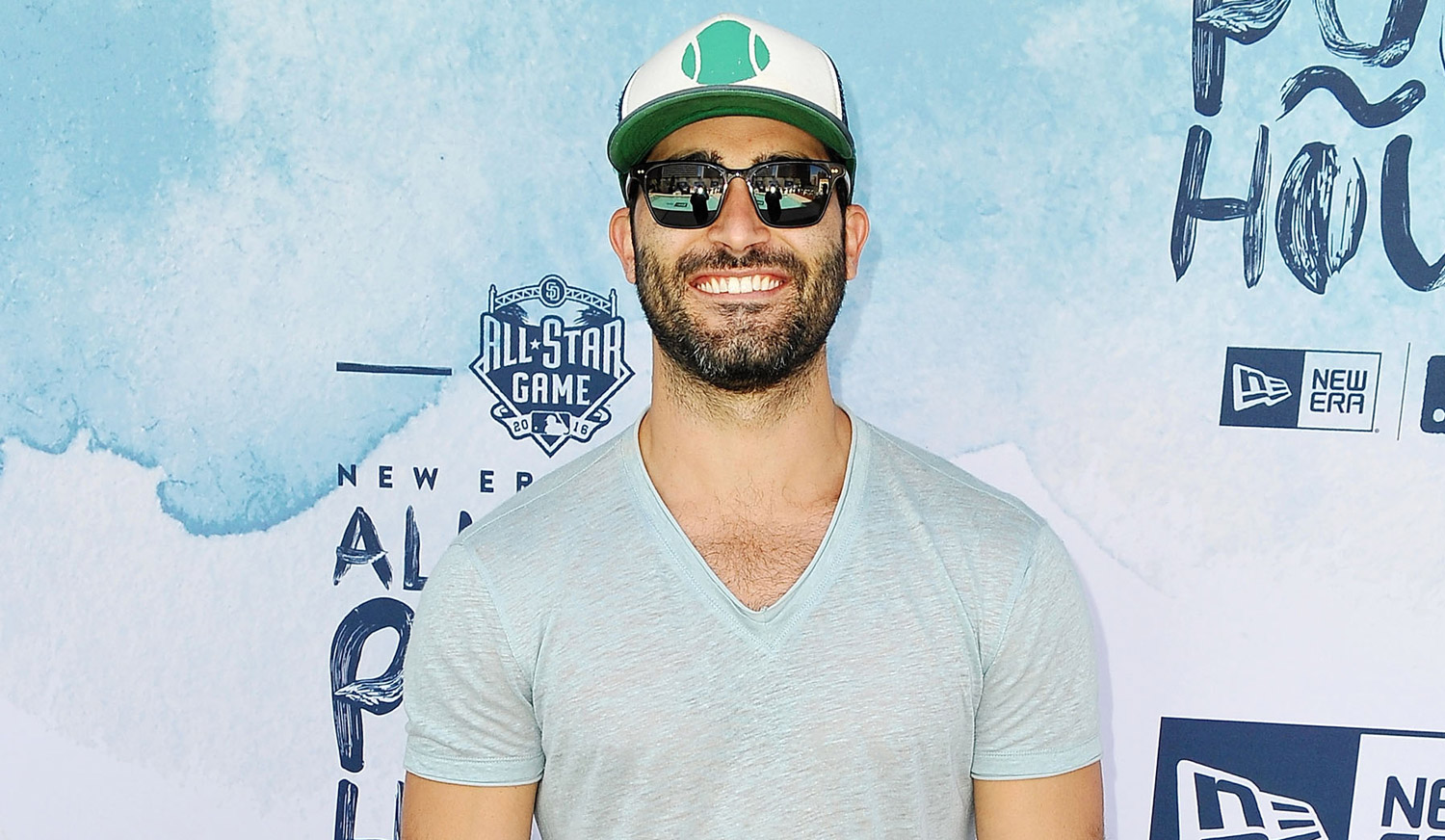 Tyler Hoechlin Dishes on Playing Clark Kent on ‘Supergirl’ Season 2