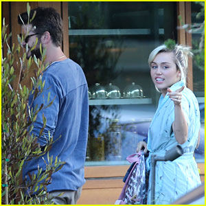 Miley Cyrus Adds a New Dog to Her Family!