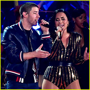 Nick Jonas & Demi Lovato Perform 'America the Beautiful' on Fourth of July (Video)