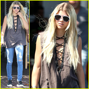 Sofia Richie Grabs Lunch at Mauro's Cafe