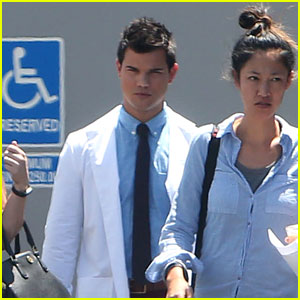 Taylor Lautner Gets Into Character for 'Scream Queens' Season 2