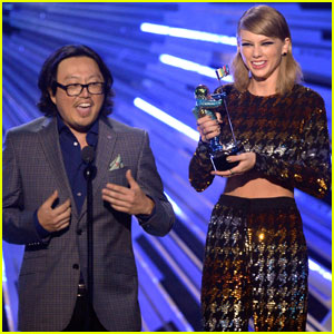 Taylor Swift's 'Bad Blood' Video Director Tweets His Support For Her