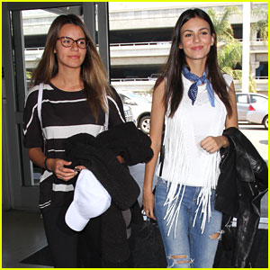 Victoria Justice Flies Out of LA After Sharing New Teen Choice Promo Pic