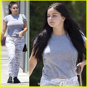 Ariel Winter Ponders The Life of Hand Models
