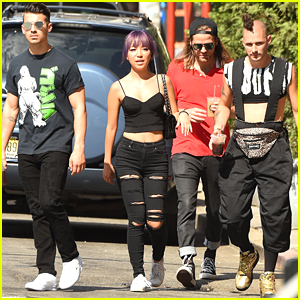 DNCE Recruit Celebs For 'I'm With Them' VMA Voting Campaign on Twitter
