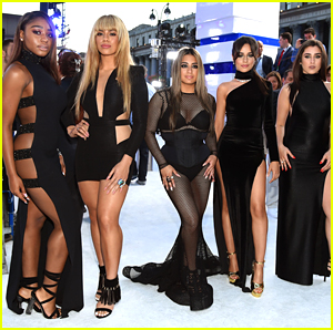 Fifth Harmony Take Home the First Award of the Night at the 2016 VMAs!