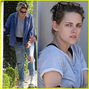 Kristen Stewart Hangs Out With Friends in LA