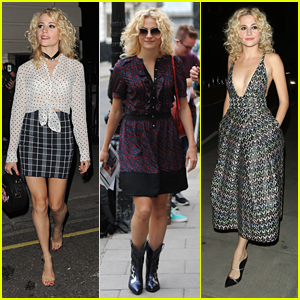 Pixie Lott Ditches Her Shoes While Leaving The Theatre