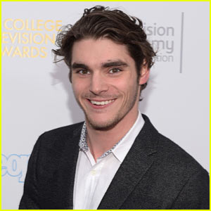 'Breaking Bad's RJ Mitte Hopes for Greater Media Representaion of People With Disabilities