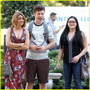 Sarah Hyland, Ariel Winter & Nolan Gould Head to NYC For 'Modern Family'