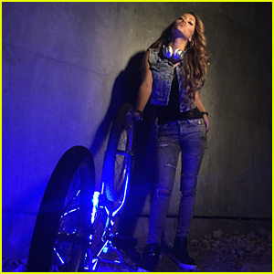 Skylar Stecker Drops 'Let It Show' Music Video - See New BTS Pics Here!
