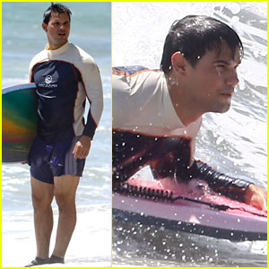 Taylor Lautner Boogie Boards at the Beach!