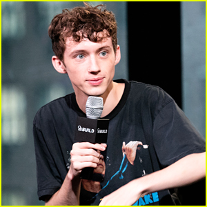 Troye Sivan To Perform with Alessia Cara at MTV VMAs 2016 This Weekend