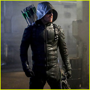 Oliver Recruits a New Team in This Season Five 'Arrow' Trailer!