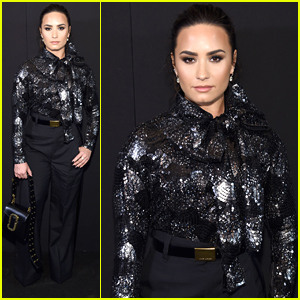 Demi Lovato Keeps It Classic in Black For Marc Jacobs NYFW Show