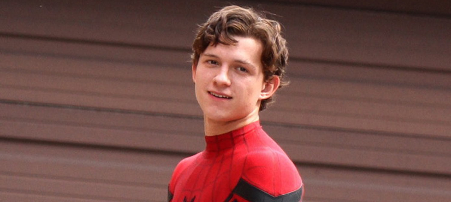 Tom Holland Hits The Streets Filming ‘spider Man Homecoming Movies Spiderman Tom Holland 