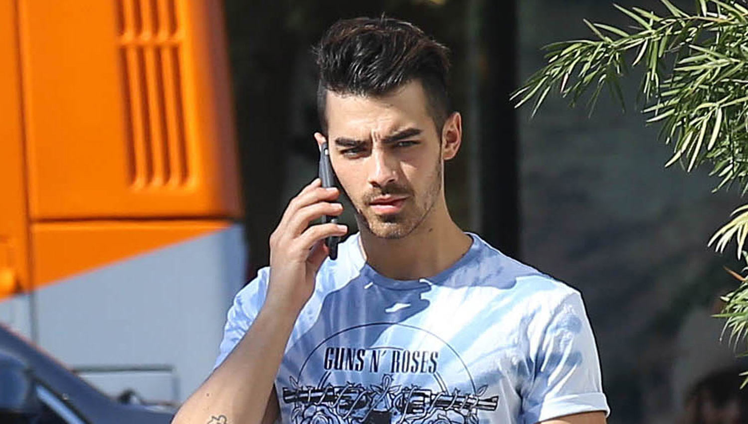 Joe Jonas Spends Some Time With a Pal at a Cigar Lounge! | Joe Jonas ...