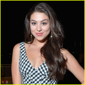 Kira Kosarin Inspires With Body Positive Message!