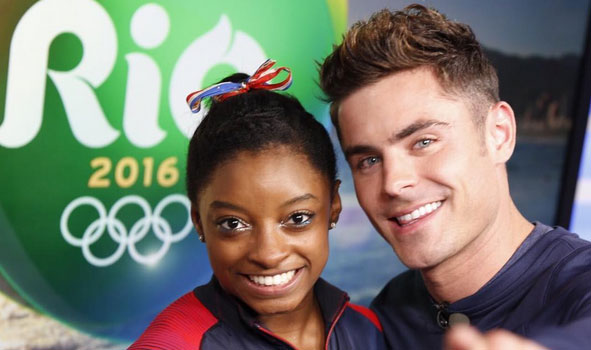Zac Efron Signs Skateboards for the Final Five!