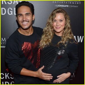 Carlos & Alexa PenaVega Are Cute Soon-to-Be Parents at 'Hacksaw Ridge' Premiere