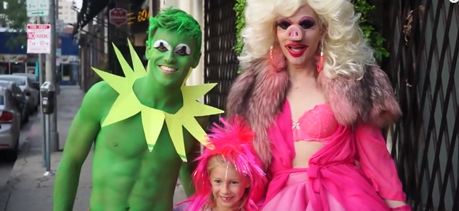 Watch Tom Daley Turn Into Kermit the Frog for His Halloween