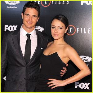 Italia Ricci Opens Up About 'Cinderella Wedding' to Robbie Amell