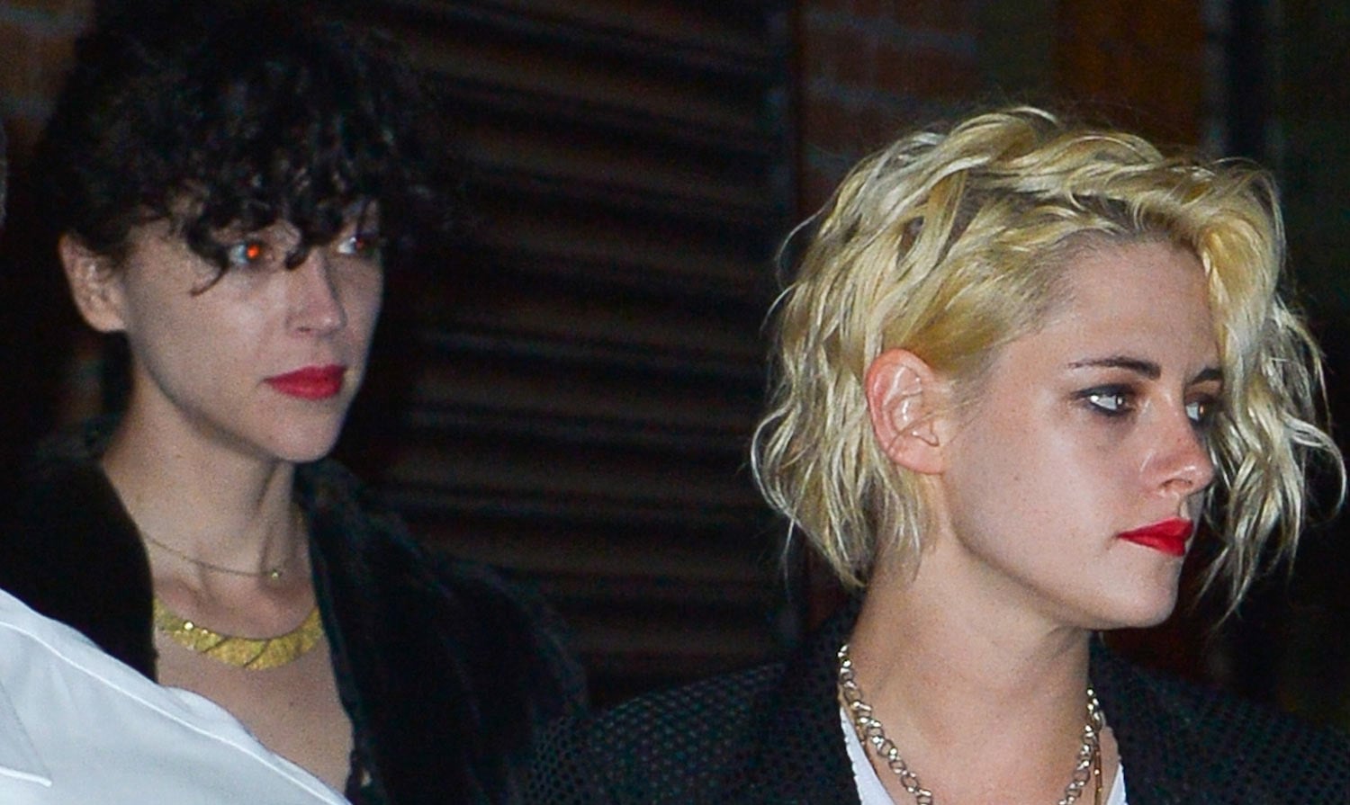 Kristen Stewart & St Vincent Couple Up for Dinner Date in NYC!