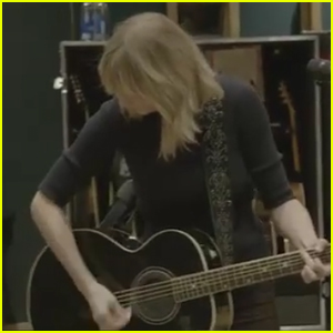 Taylor Swift Throws It Back With 'Fifteen' In Rehearsal Video - Watch!