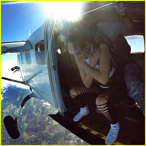 Daya Went Skydiving In Hawaii & Is Officially Our Hero