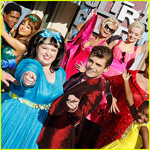 Ariana Grande & Dove Cameron Perform at Thanksgiving Day Parade with 'Hairspray Live' Cast!