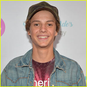 Jace Norman Gets in Trouble With Security for Jumping Fence (Video)
