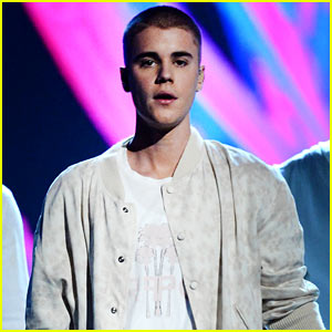 VIDEO: Justin Bieber's Fans Pulled His Pants Down!