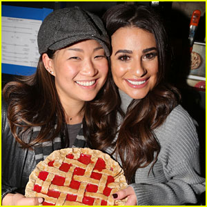 Lea Michele & Jenna Ushkowitz Meet Up for 'Waitress' on Broadway!
