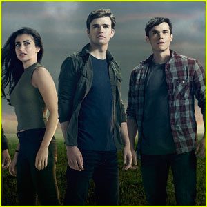 VIDEO: Freeform Debuts Two New 'Beyond' Clips!
