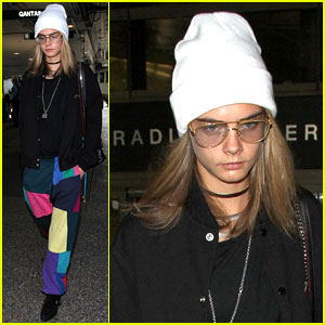 VIDEO: Cara Delevingne Partied at a Father Christmas Rave!