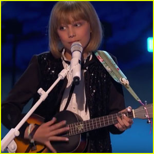 VIDEO: Grace VanderWaal Charms With 'Frosty the Snowman' For 'AGT' Holiday Spectacular