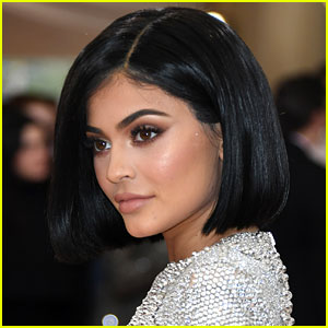 Kylie Jenner Gave Nieces This Amazing Gift for Christmas!