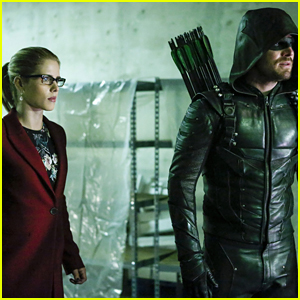 Felicity Kicks Off Her Revenge Agenda With Help From Oliver On 'Arrow'