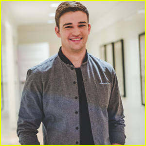 'Beyond' Star Burkely Duffield Dishes On Filming Sci-Fi Scenes