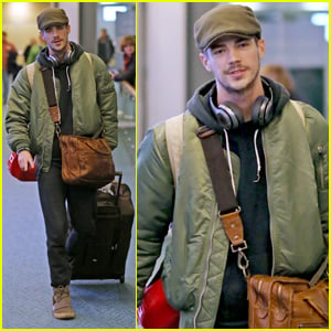 Grant Gustin Spent the Holidays With His Girlfriend in NYC!